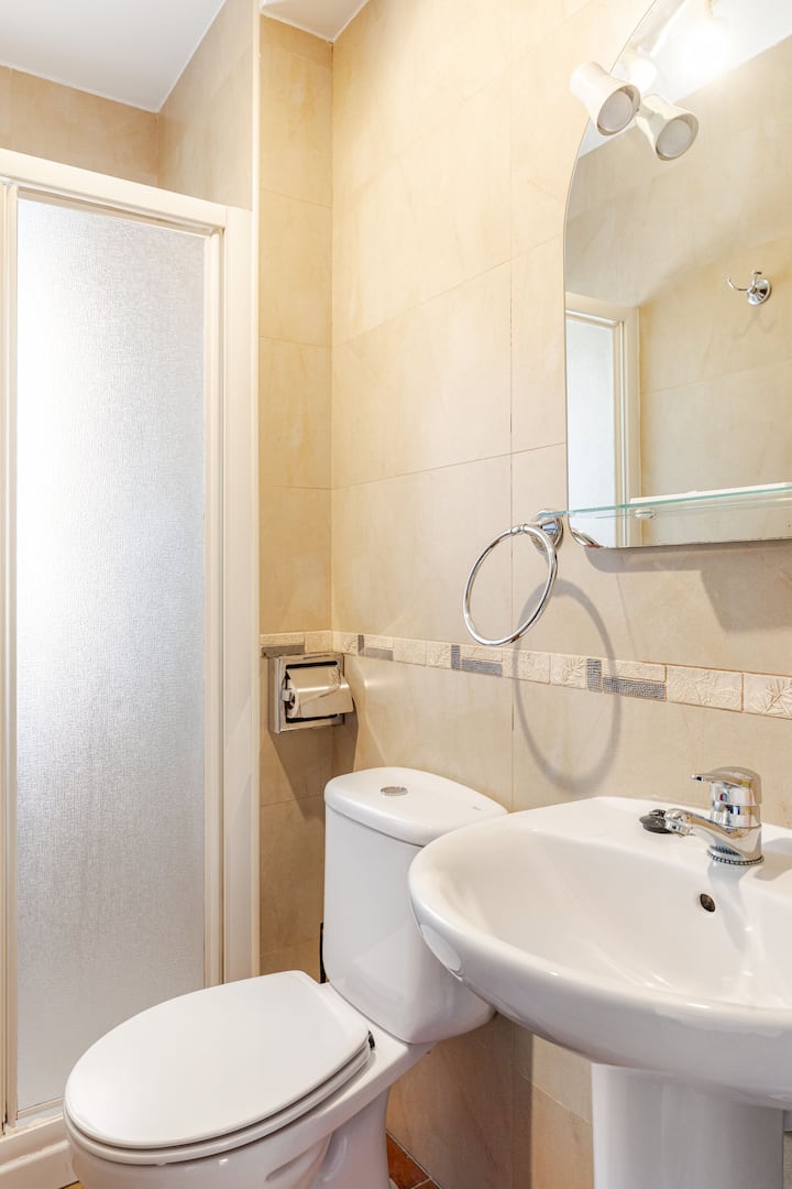 Baño privado Hab. B